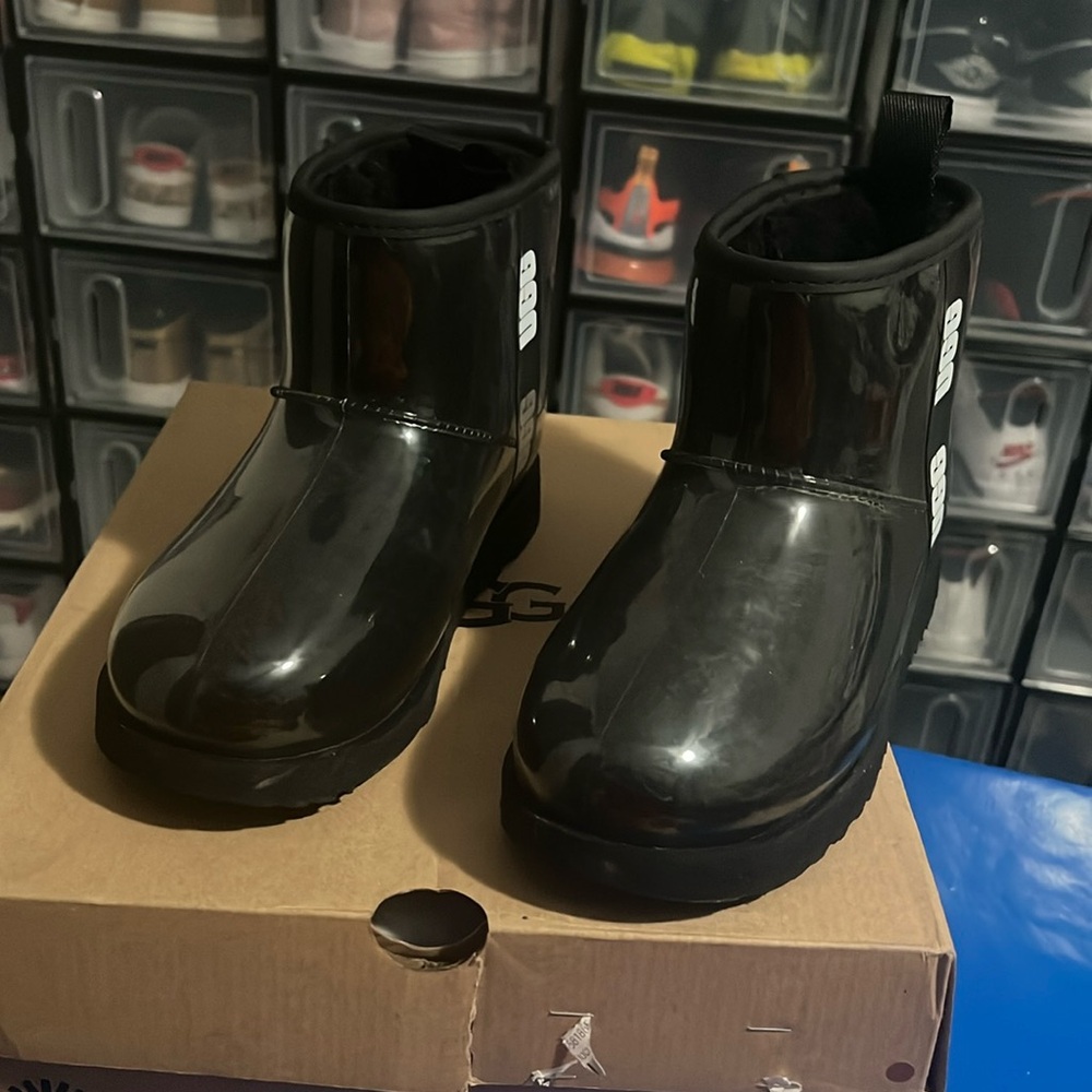 Size 5 clear mini black Uggs